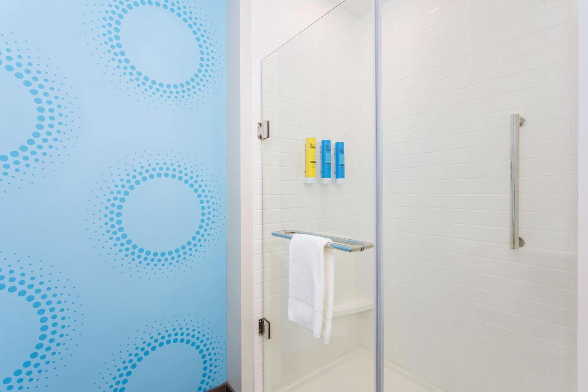 Tru By Hilton Panama City Beach Upper Grand Lagoon Exterior photo